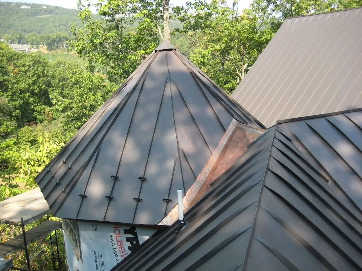 Professional Shingle Replacement & Repair by Craftsman Roofing in Millbourne